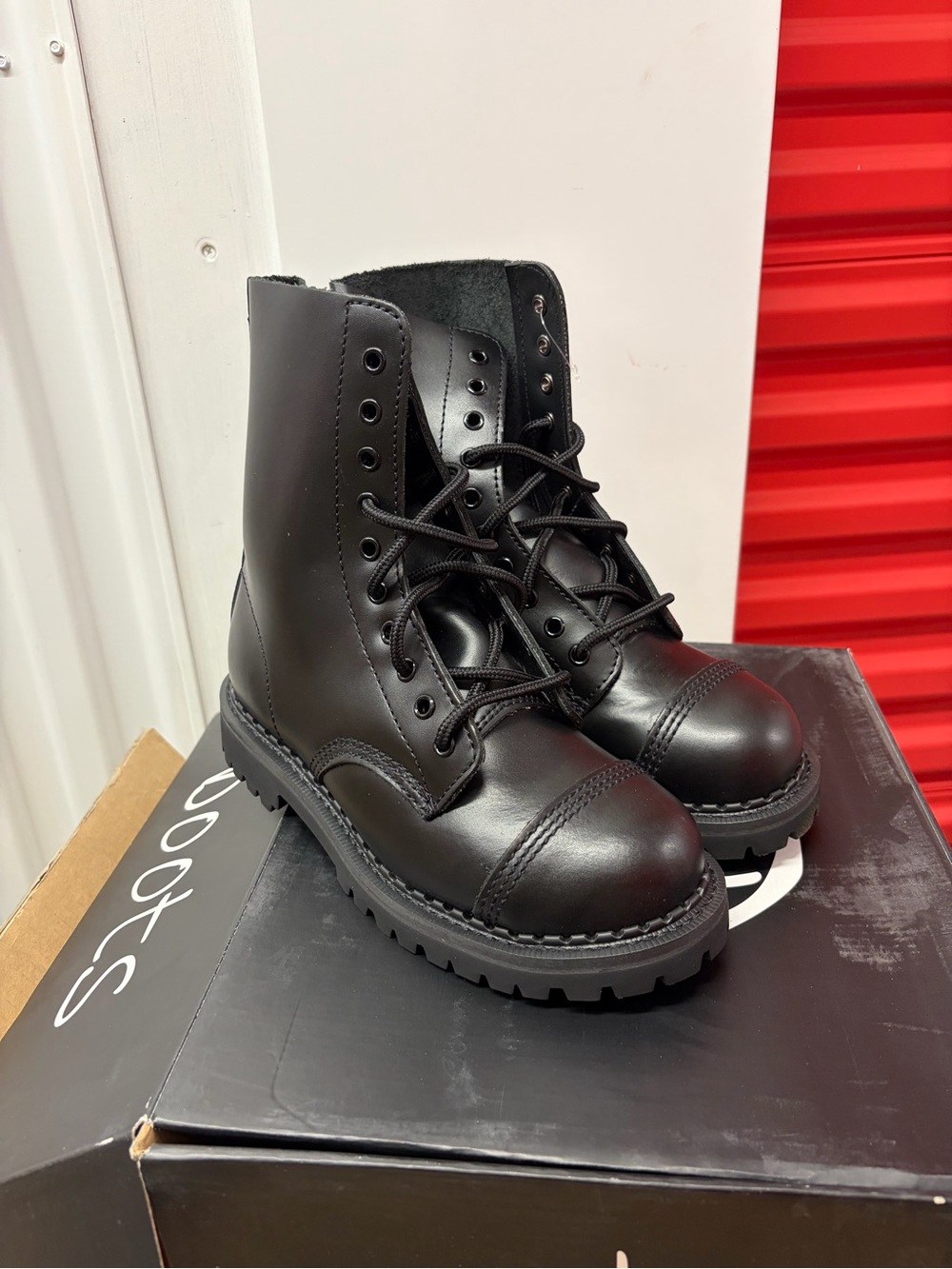 BNIB Men's Black Lace-Up Combat Boots,10 eye
